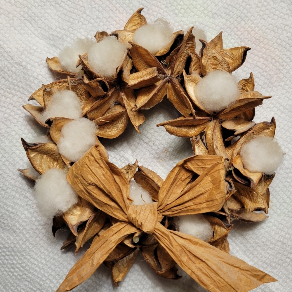 Cotton Boll Pod Wreath